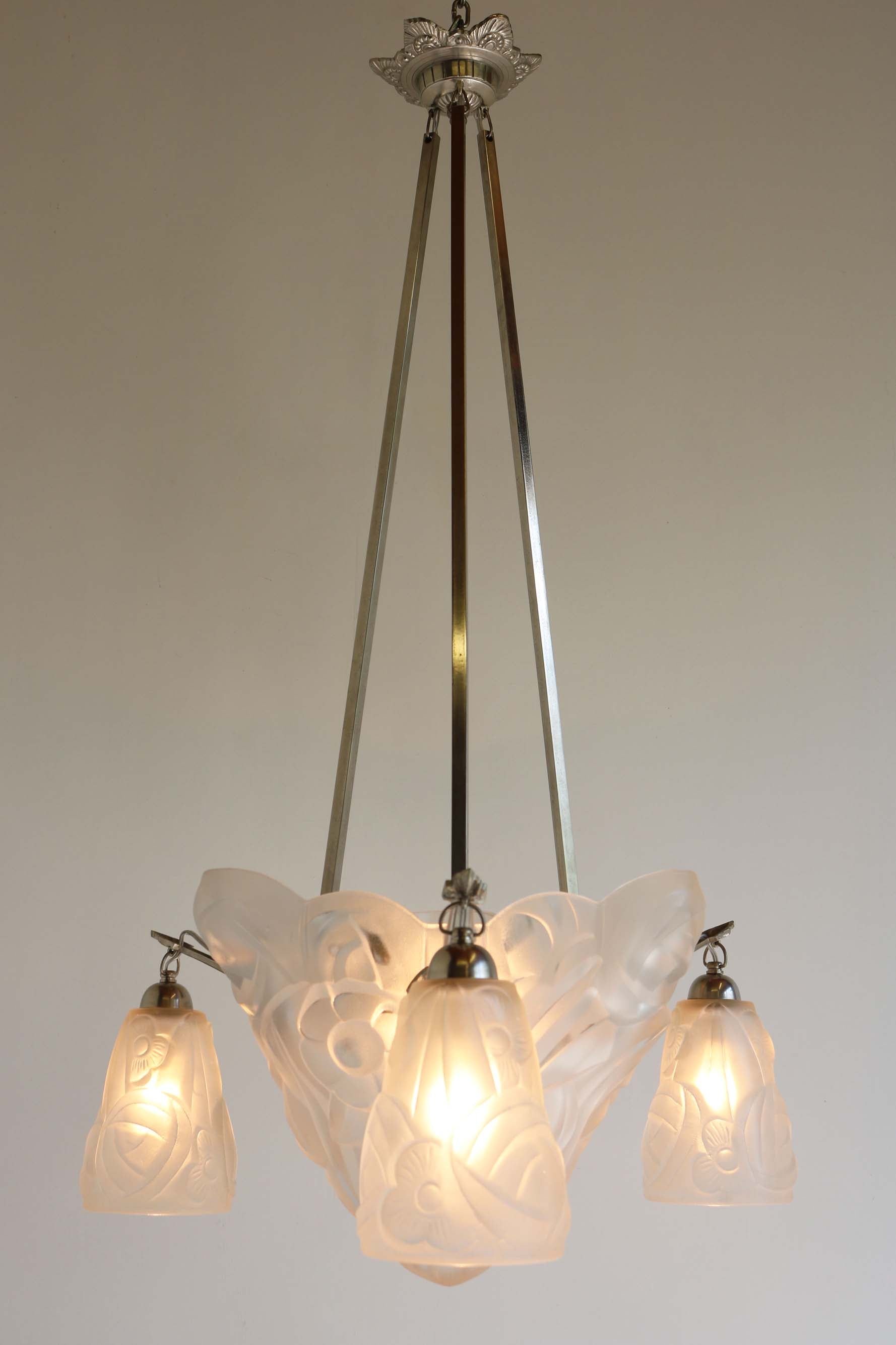 Geometric Art Deco chandelier by David Gueron Degue 1930